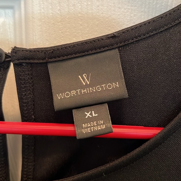 Worthington Womens Ruffle Black Blouse EUC - Picture 3 of 9